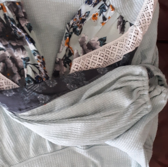 Casual Clash top - Picture 8 of 10